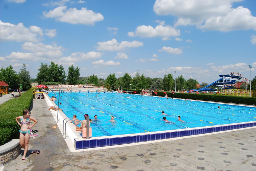 Hotel Termal Tiszaujvaros Exterior photo