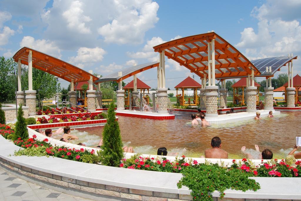 Hotel Termal Tiszaujvaros Exterior photo
