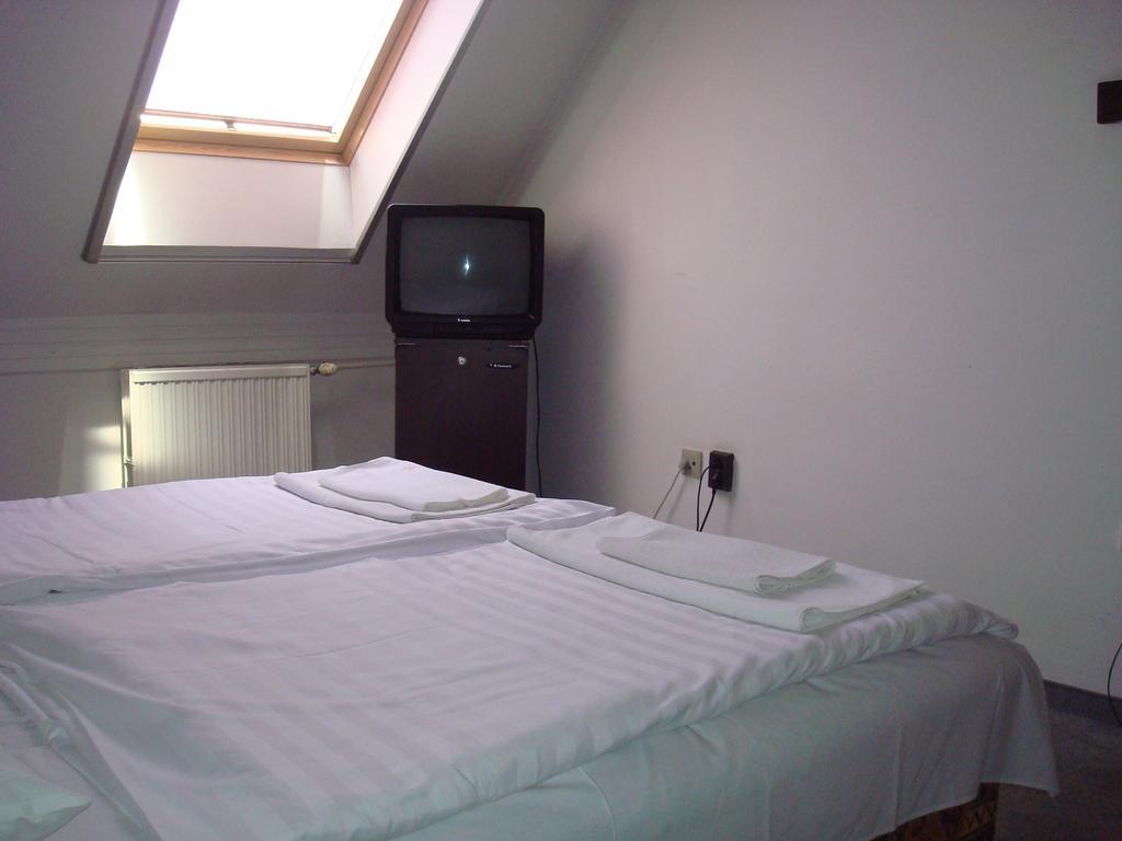 Hotel Termal Tiszaujvaros Room photo